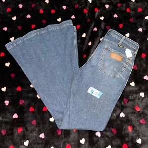 Wrangler Women's Retro High Rise Trumpet Flare, Paige, 31W x 36L